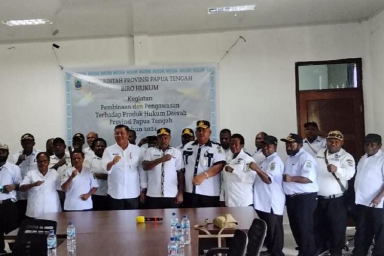 [ID] Gelar Rapat Koordinasi, Dinas Sosial Pemberdayaan Perempuan dan Perlindungan Anak Provinsi Papua Tengah, Ini Pesan Gubernur Damanik