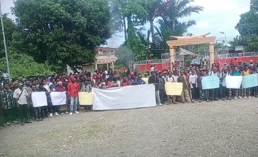 Aksi Protes Kebijakan Baru Mahasiswa USWIM Nabire, Papua Tengah, Ini Tanggapan Rektor