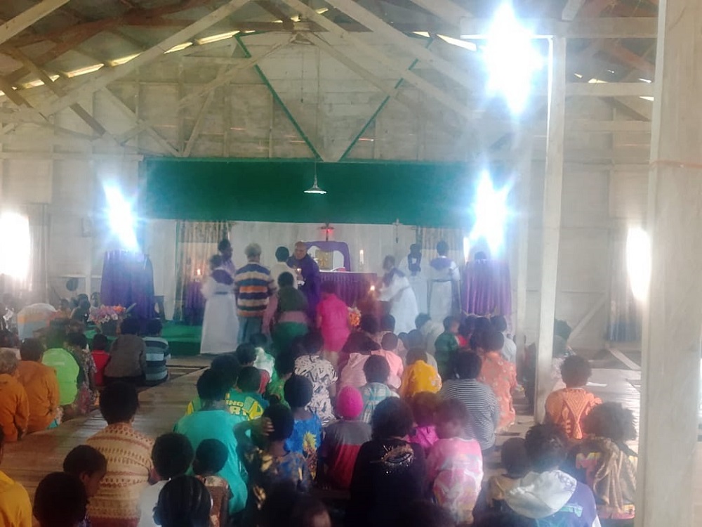 Gereja Katolik Gembala Baik Stasi Idadagi Rayakan Hari Raya “Pengenangan Arwah Semua Orang Beriman”