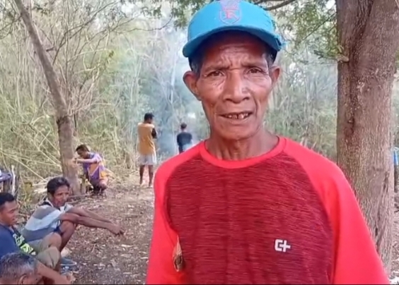Tak Menunggu Pemerintah, Warga Kelurahan Sasi Bergotong Royong Buka Jalan Menuju Permukiman Terisolir